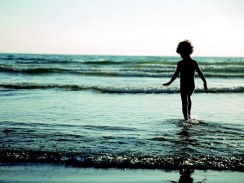 beach-1525755__340-child-in-water